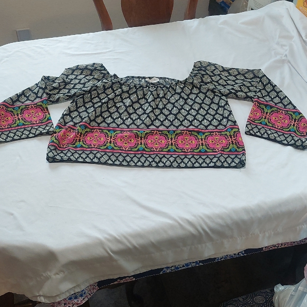 Poetry Black and Pink Patterned Cropped  Blouse.Size Large .Pulldown Shoulders.